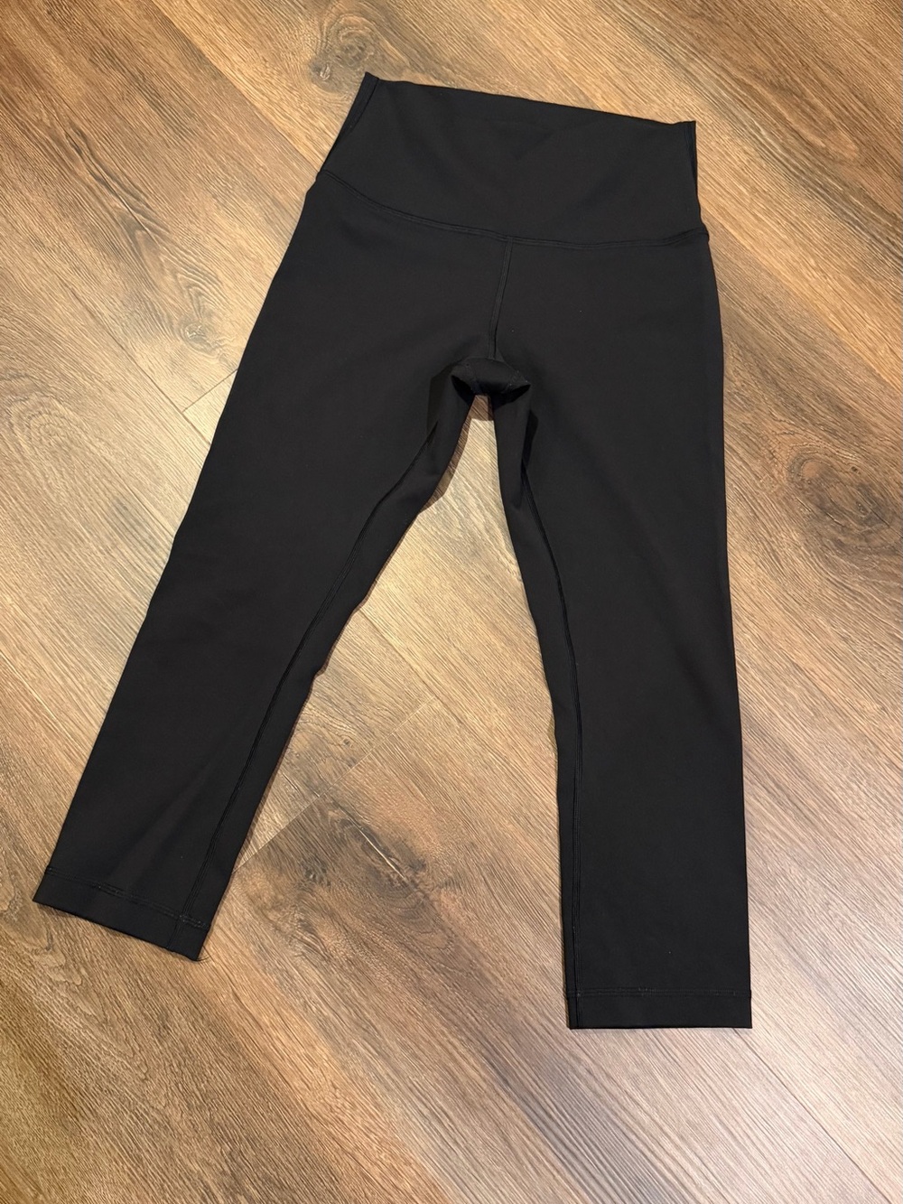 Lululemon Luxtreme Black 25” Leggings Size 6